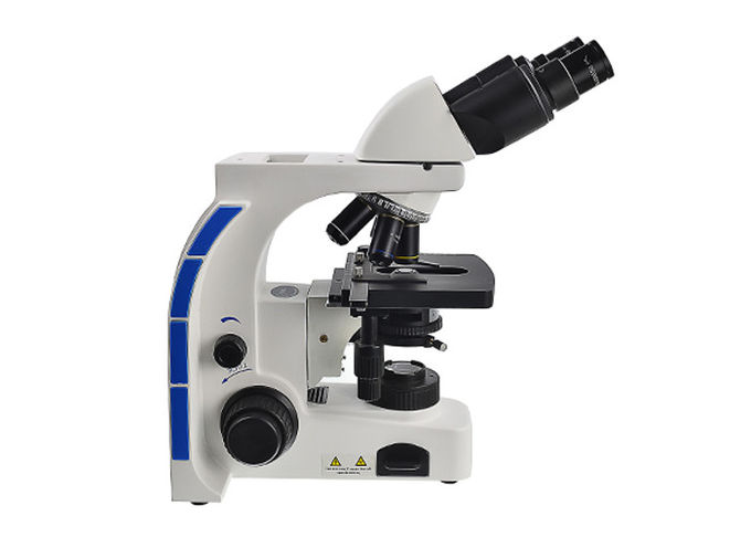 le photomicroscope binoculaire de microscope biologique du laboratoire 100X avec 3W LED s'allume